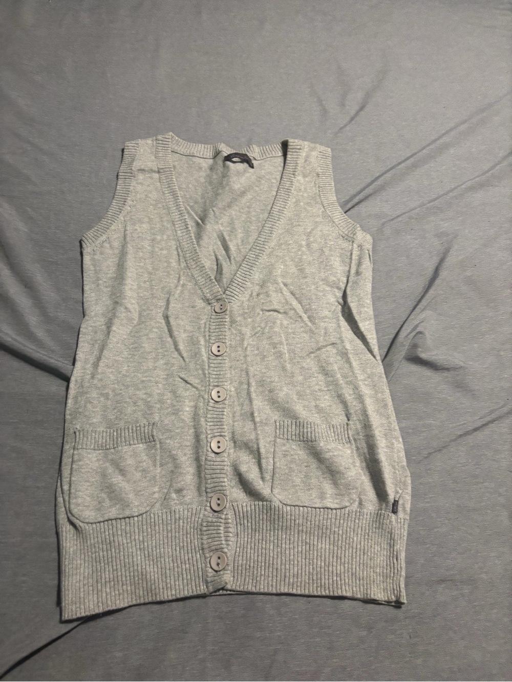 Classic Sleeveless Button Cardigan Vest in Light Gray